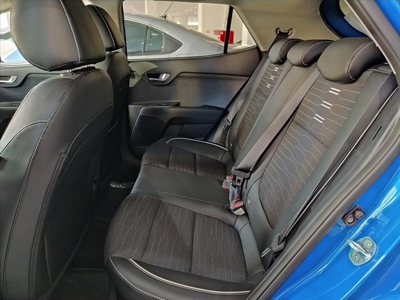 KIA STONIC - 7