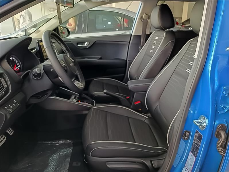 KIA STONIC - 8