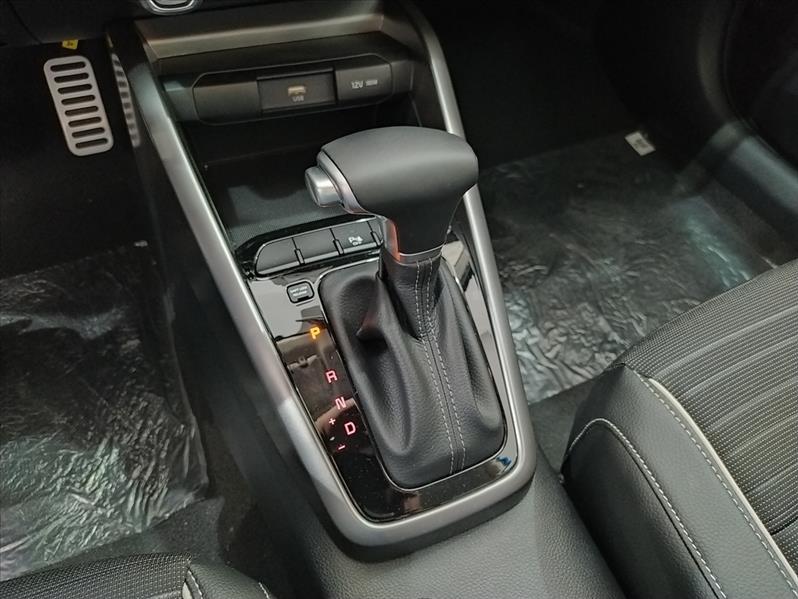 KIA STONIC - 11
