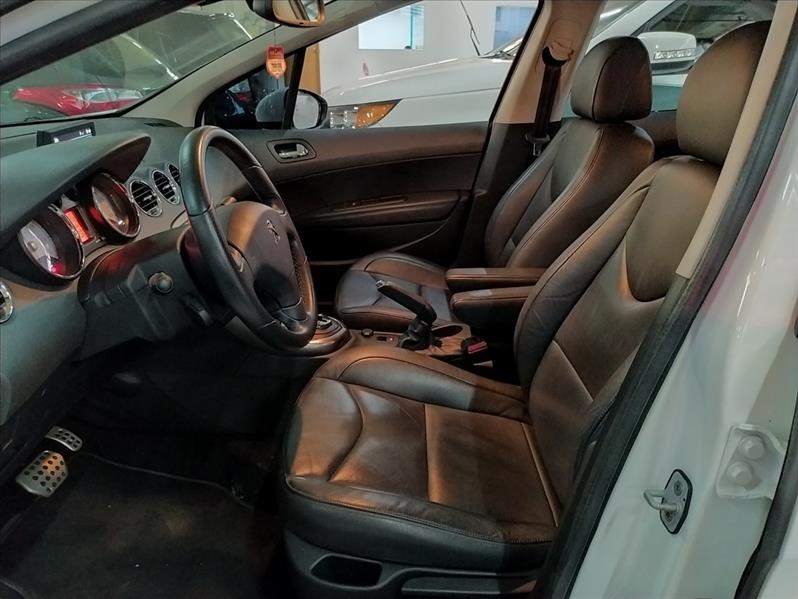 PEUGEOT 308 - 8