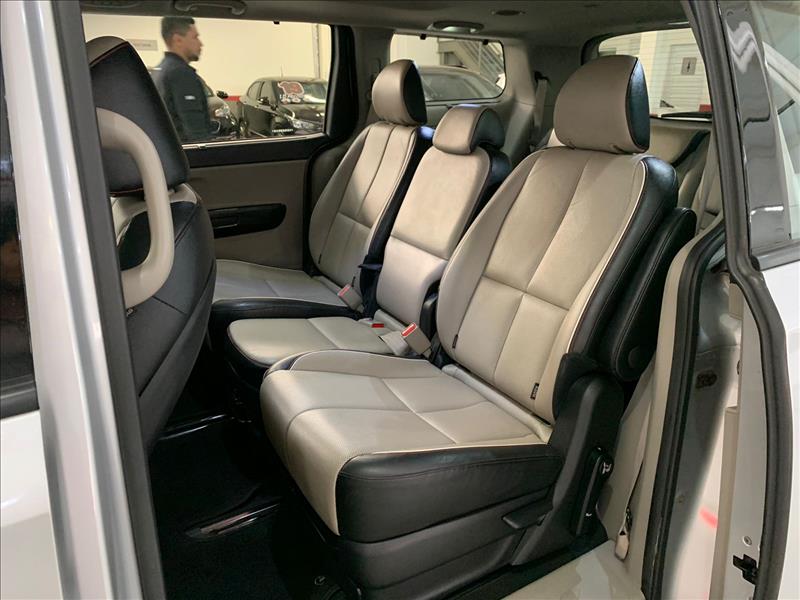 KIA CARNIVAL - 9