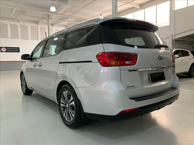 KIA CARNIVAL - 6