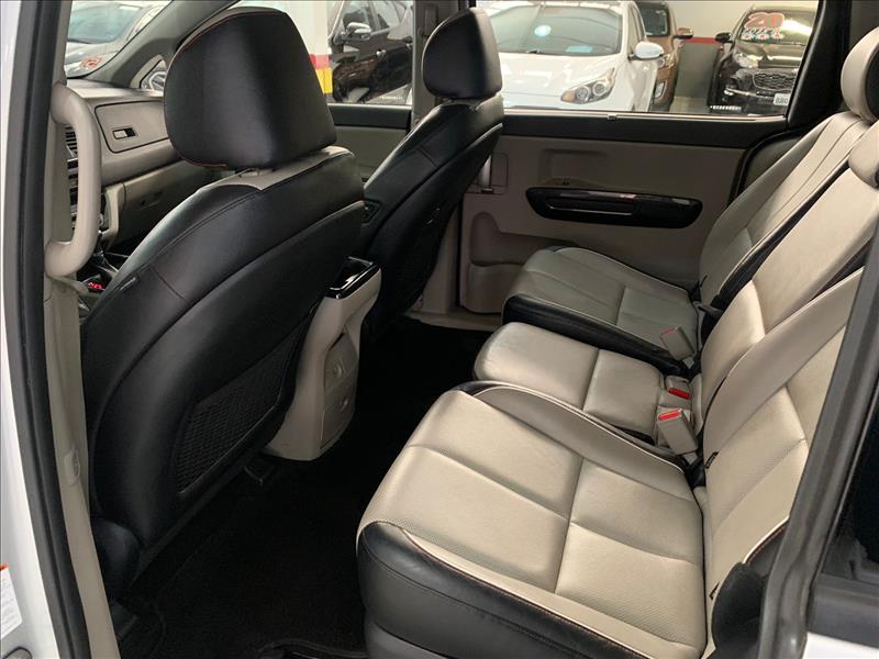 KIA CARNIVAL - 8