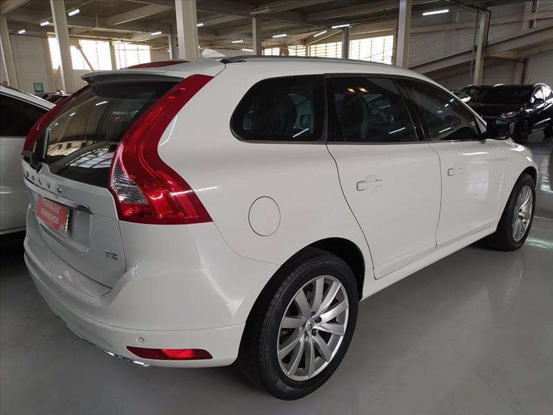 VOLVO XC60 - 4