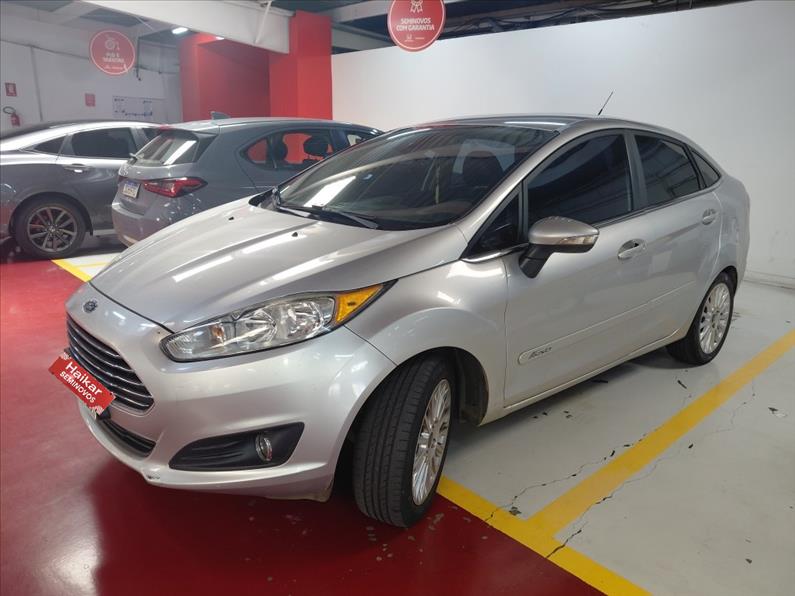 1.6 Titanium Sedan 16V