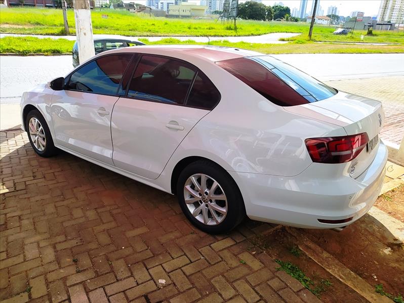 VOLKSWAGEN JETTA - 4