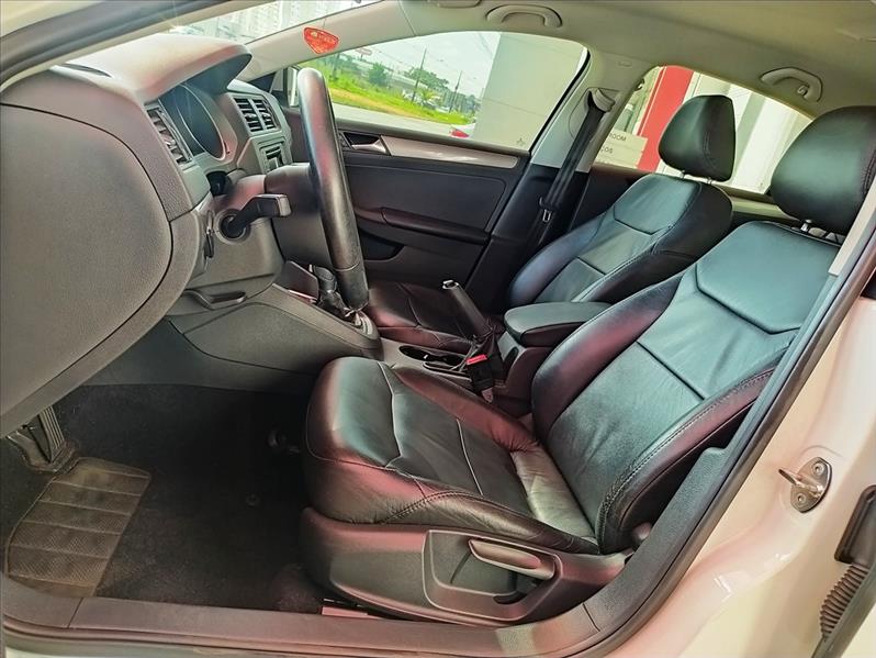 VOLKSWAGEN JETTA - 6