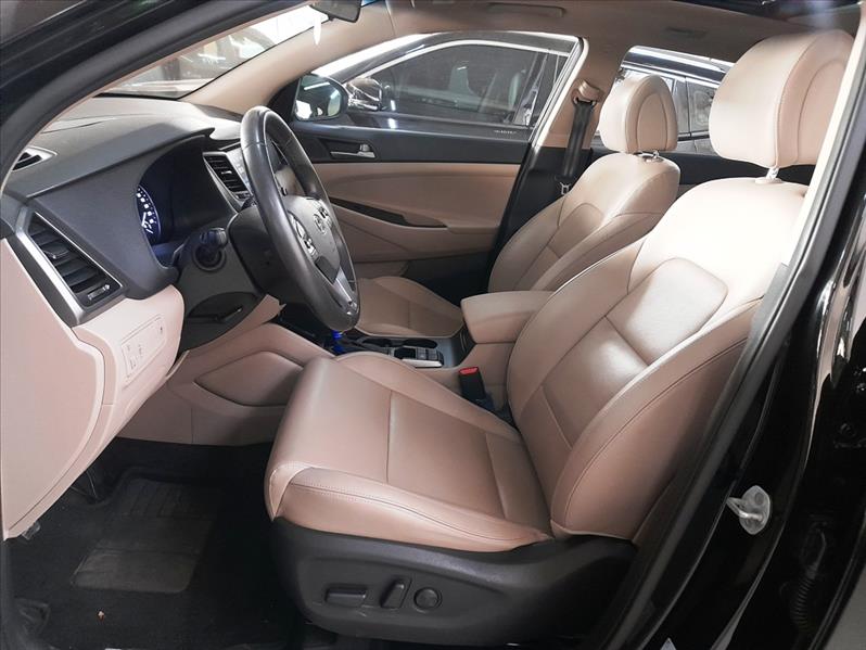 HYUNDAI TUCSON - 6