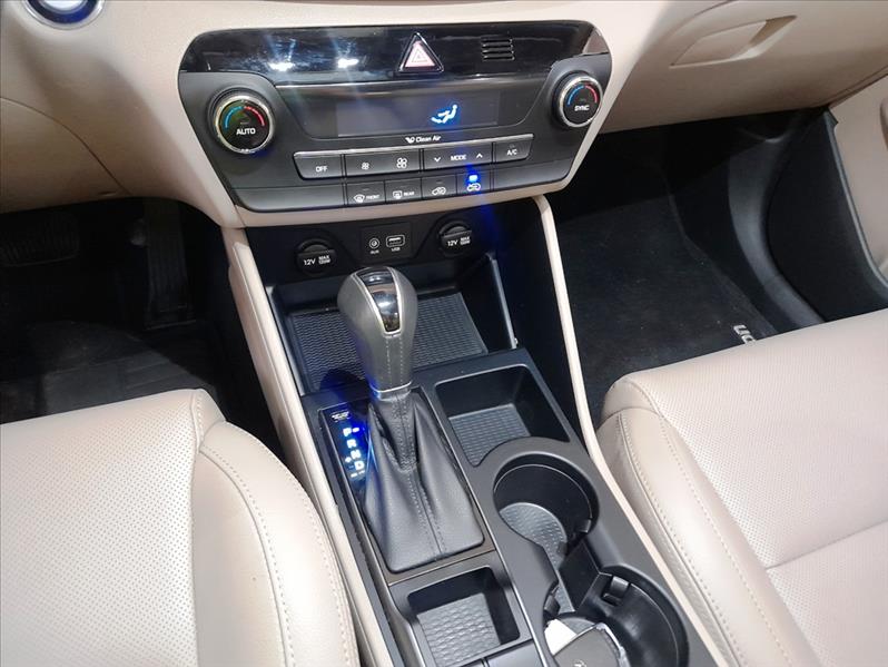HYUNDAI TUCSON - 8