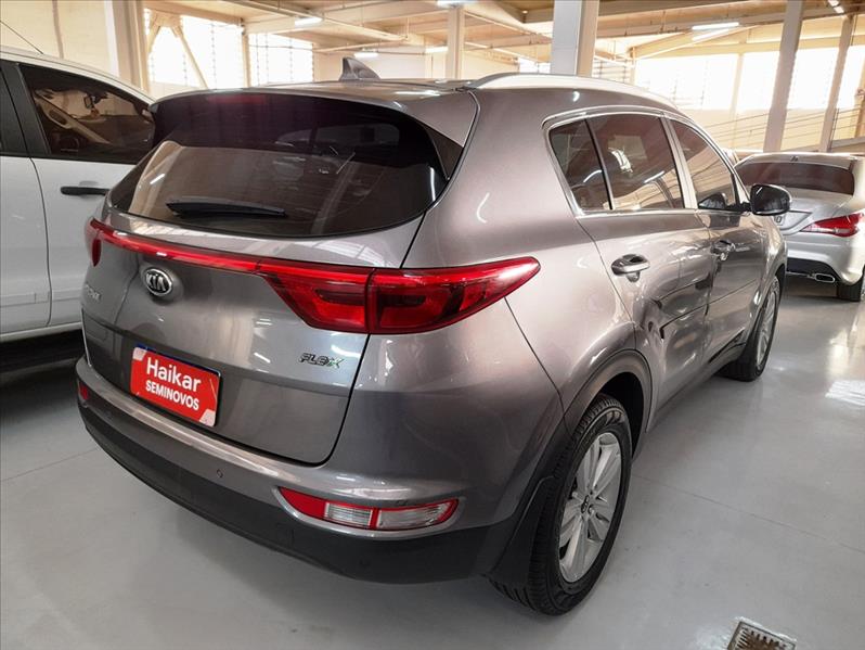 KIA SPORTAGE - 4