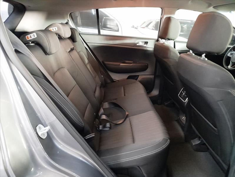 KIA SPORTAGE - 7