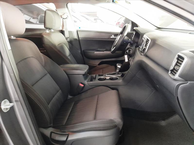 KIA SPORTAGE - 8