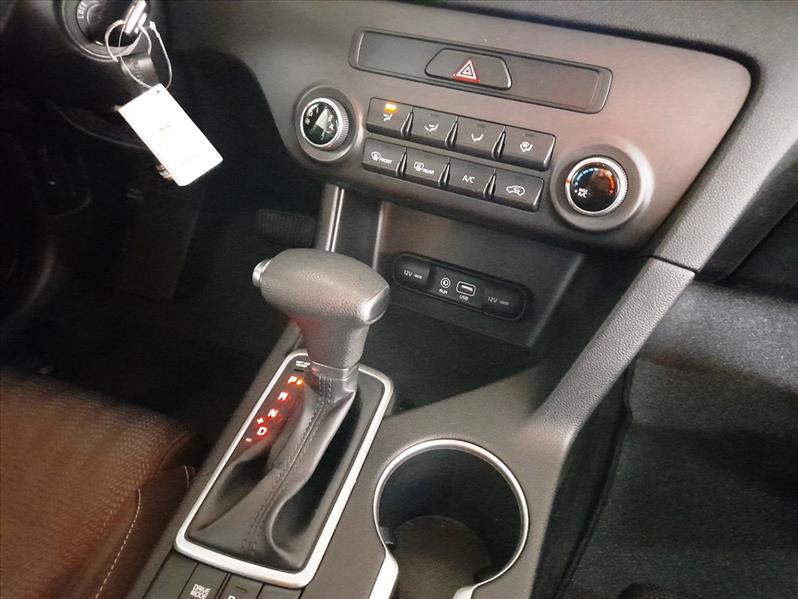 KIA SPORTAGE - 11