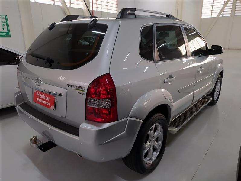 HYUNDAI TUCSON - 4