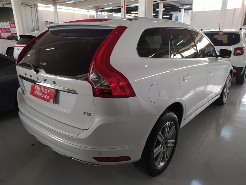 VOLVO XC60 - 4