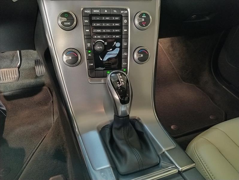 VOLVO XC60 - 11