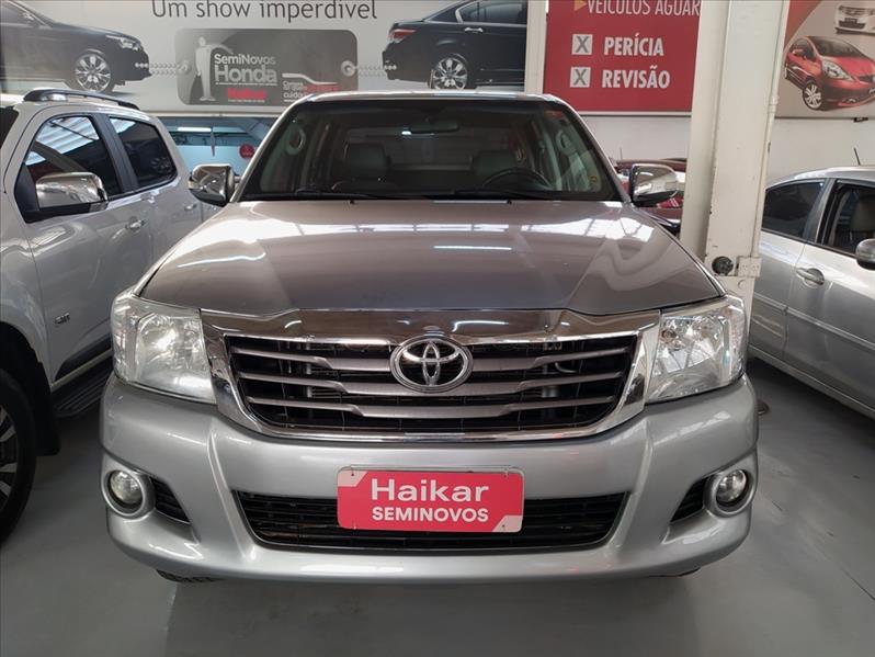 TOYOTA HILUX - 2