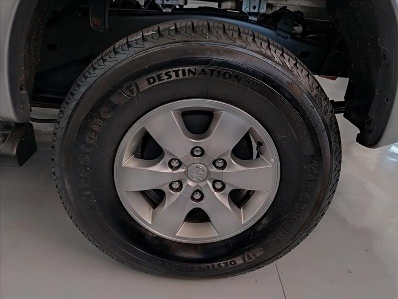 TOYOTA HILUX - 12
