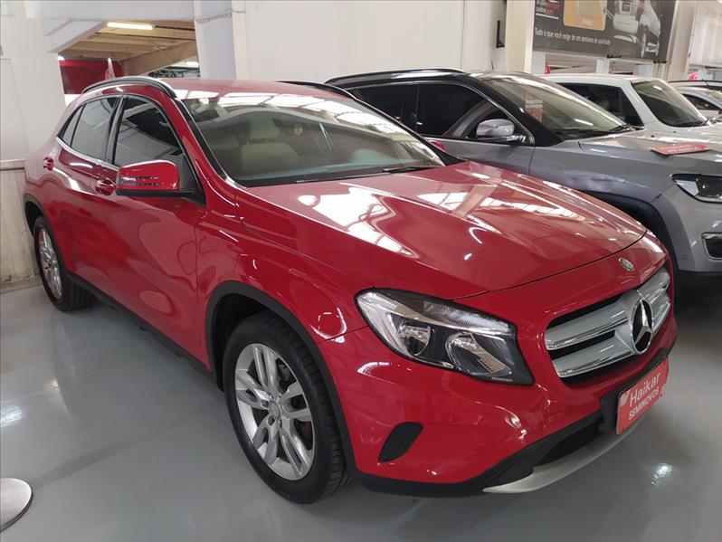 MERCEDES-BENZ GLA 200 - 3