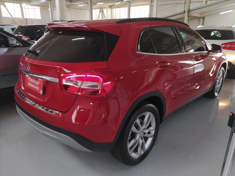 MERCEDES-BENZ GLA 200 - 4