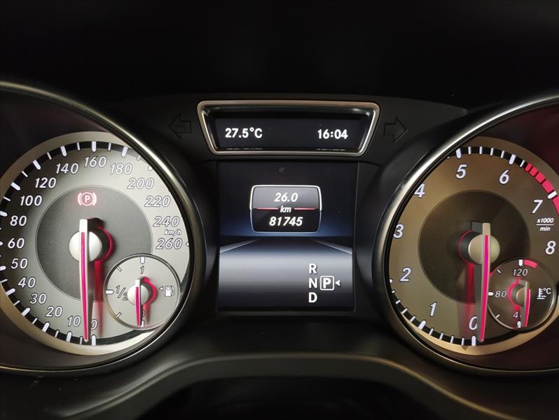 MERCEDES-BENZ CLA 200 - 10