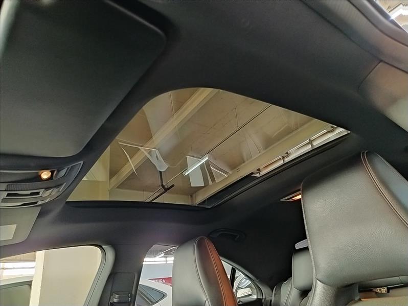 MERCEDES-BENZ CLA 200 - 12