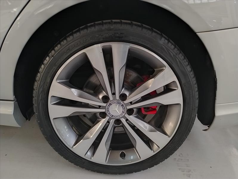 MERCEDES-BENZ CLA 200 - 13