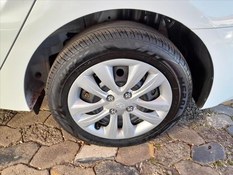 HYUNDAI HB20S - 10