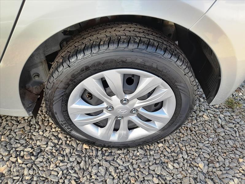 HYUNDAI HB20 - 10