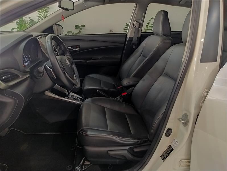 TOYOTA YARIS - 8