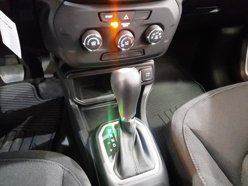 JEEP RENEGADE - 8