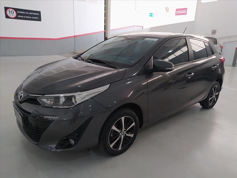 TOYOTA YARIS - 1