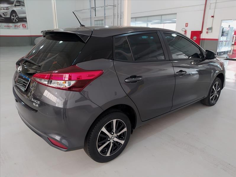 TOYOTA YARIS - 4