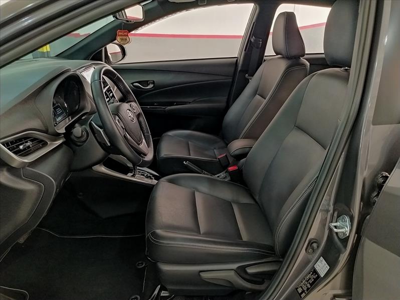 TOYOTA YARIS - 8