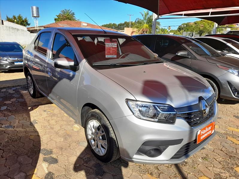RENAULT LOGAN - 1