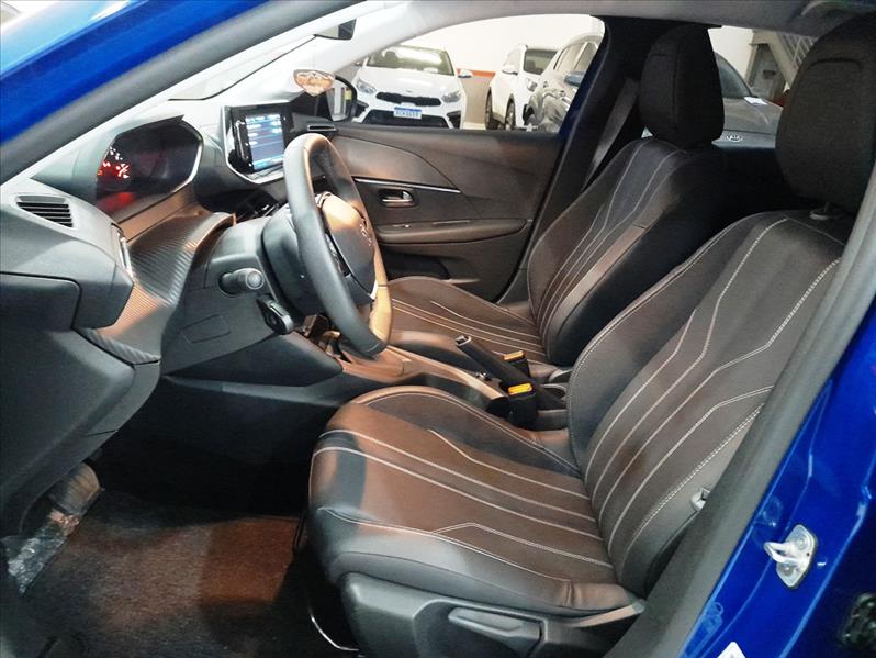 PEUGEOT 208 - 8