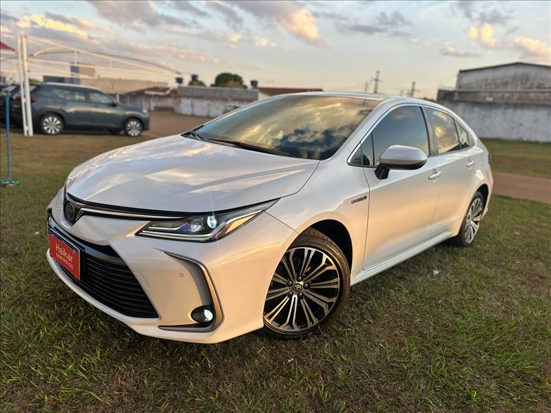 1.8 VVT-I Hybrid Altis Premium