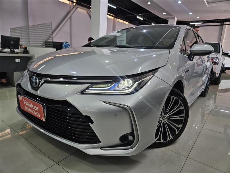 1.8 VVT-I Hybrid Altis Premium