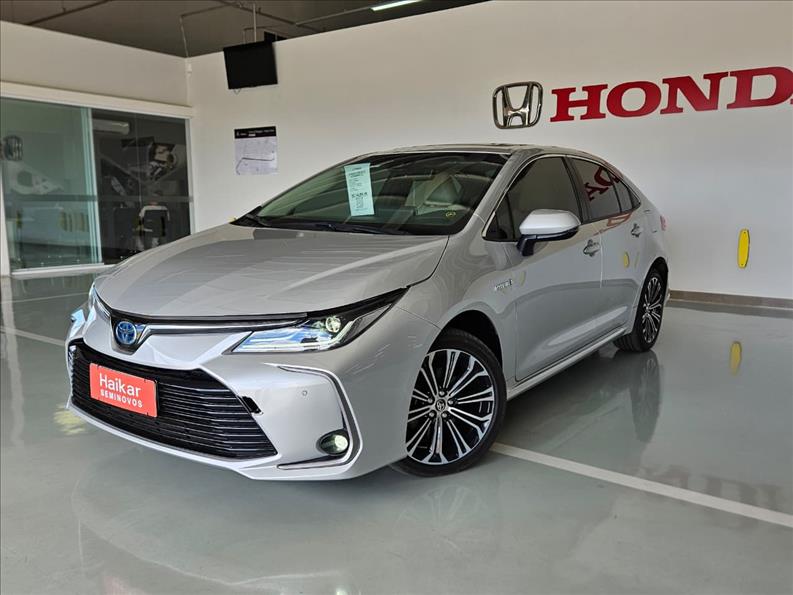 1.8 VVT-I Hybrid Altis Premium