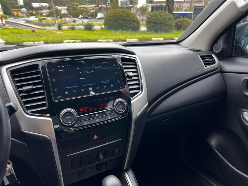 MITSUBISHI  L200 TRITON   2.4 16V Turbo Sport HPE CD 4X4 