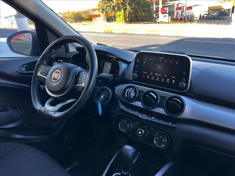 FIAT  CRONOS   1.8 E.torq Drive AT6 