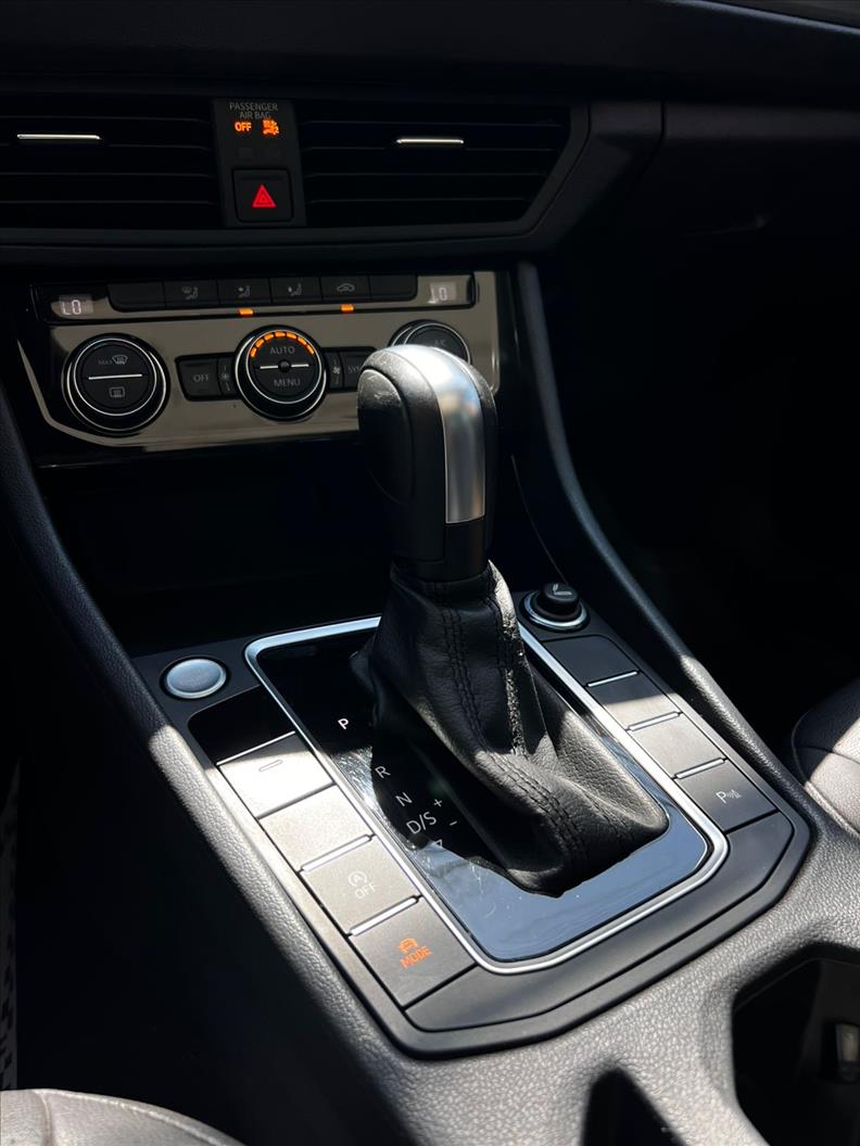 VOLKSWAGEN  JETTA   1.4 250 TSI Comfortline 