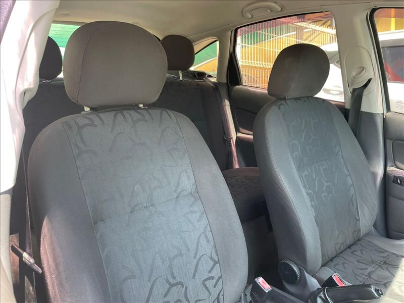 FORD  FOCUS   1.6 GL 8V 