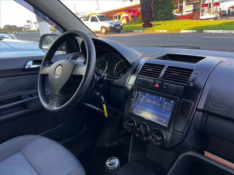 VOLKSWAGEN  POLO SEDAN   1.6 MI 8V 