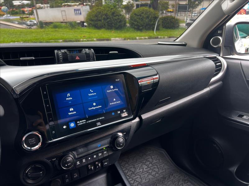 TOYOTA  HILUX   2.8 D-4d Turbo CD SRX Plus 4X4 