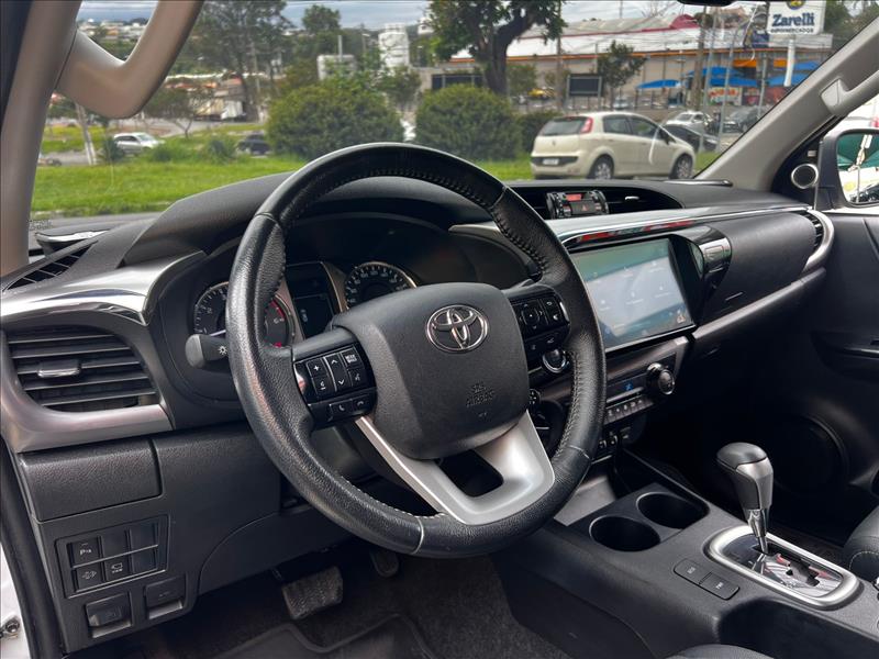 TOYOTA  HILUX   2.8 D-4d Turbo CD SRX Plus 4X4 