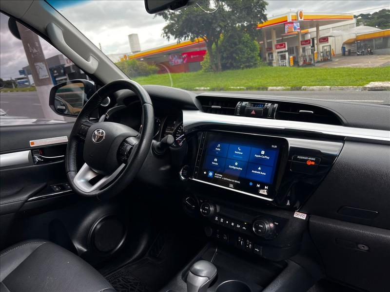 TOYOTA  HILUX   2.8 D-4d Turbo CD SRX Plus 4X4 