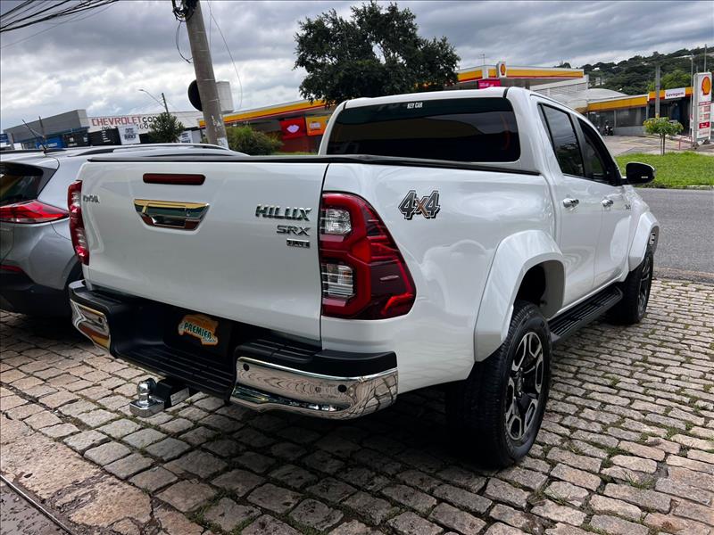 TOYOTA  HILUX   2.8 D-4d Turbo CD SRX Plus 4X4 