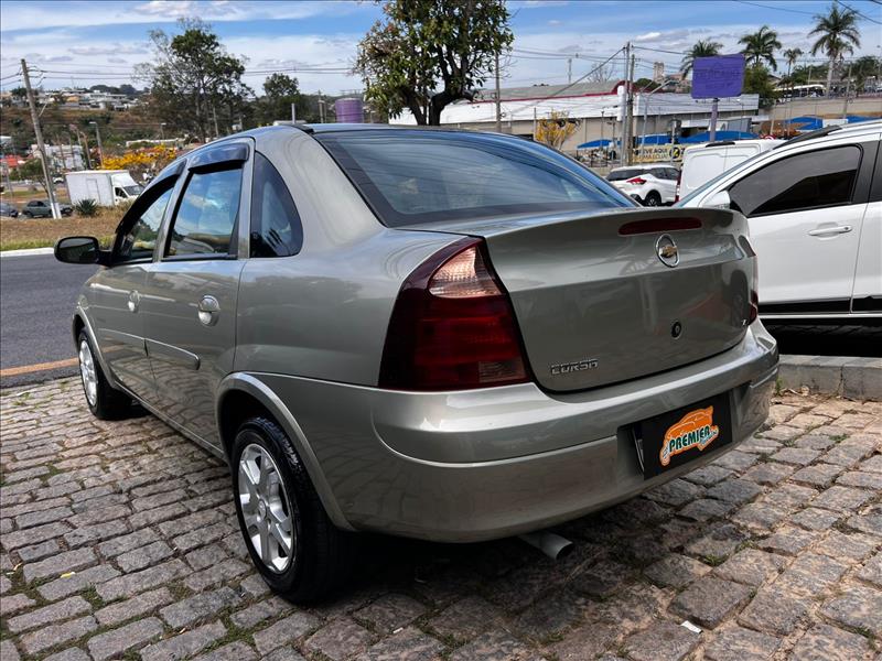 CHEVROLET  CORSA   1.4 MPFI Premium Sedan 8V 