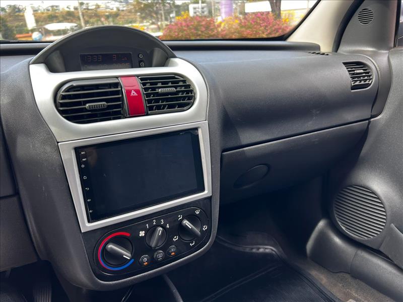 CHEVROLET  CORSA   1.4 MPFI Premium Sedan 8V 